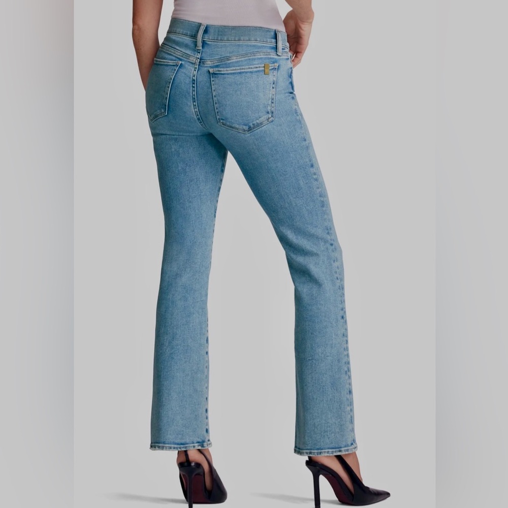 Final Price JOE'S JEANS The Provocateur w Slight Bootcut, Light Wash in EUC , 23
